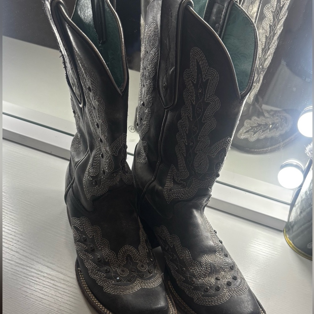 women’s corral boots